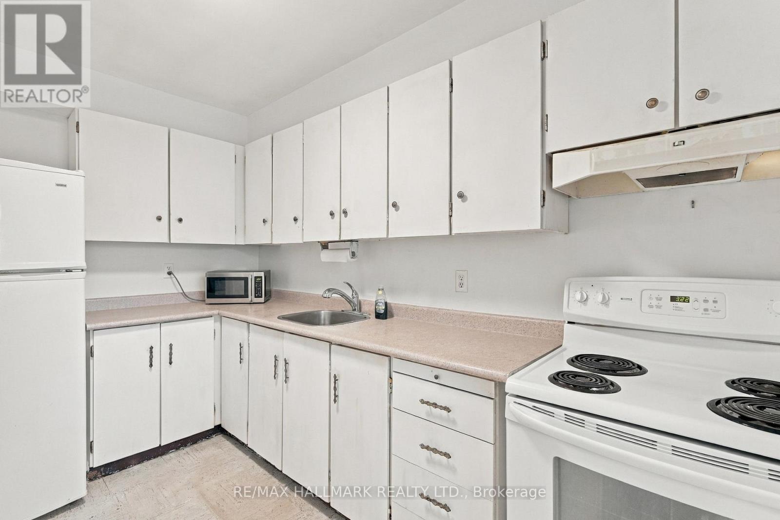 1419 - 1 Massey Square Property Photo 6