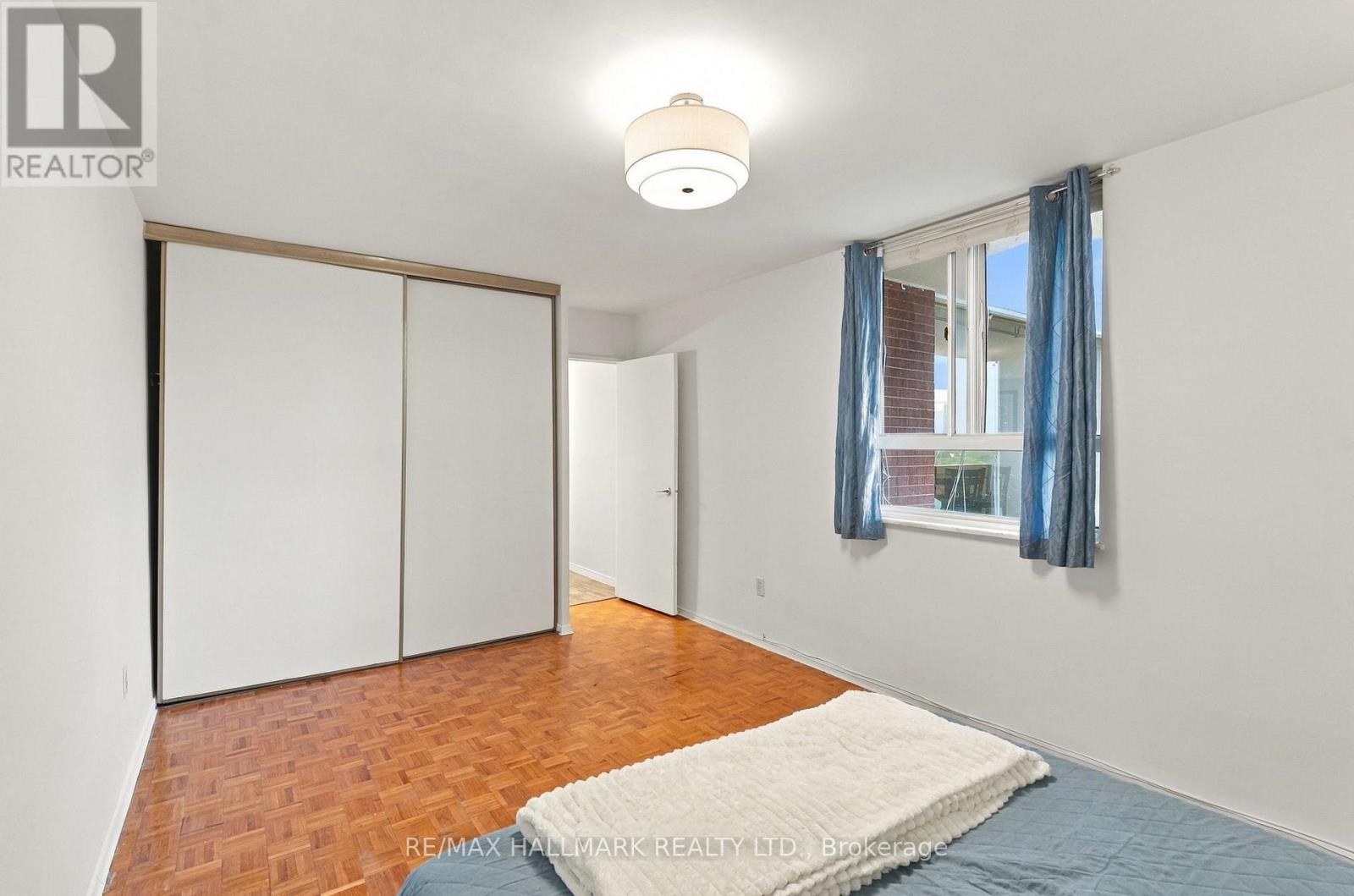 1419 - 1 Massey Square Property Photo 10