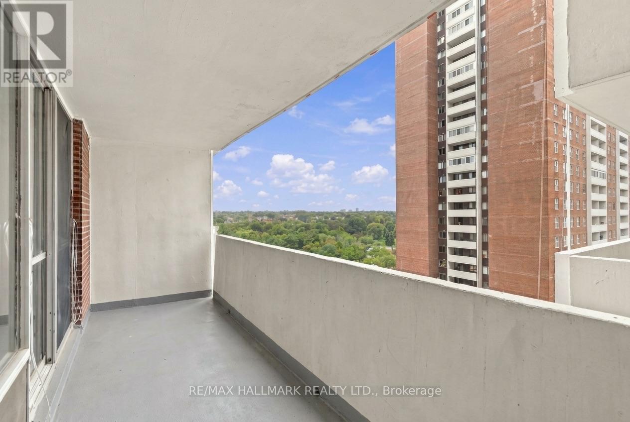 1419 - 1 Massey Square Property Photo 12