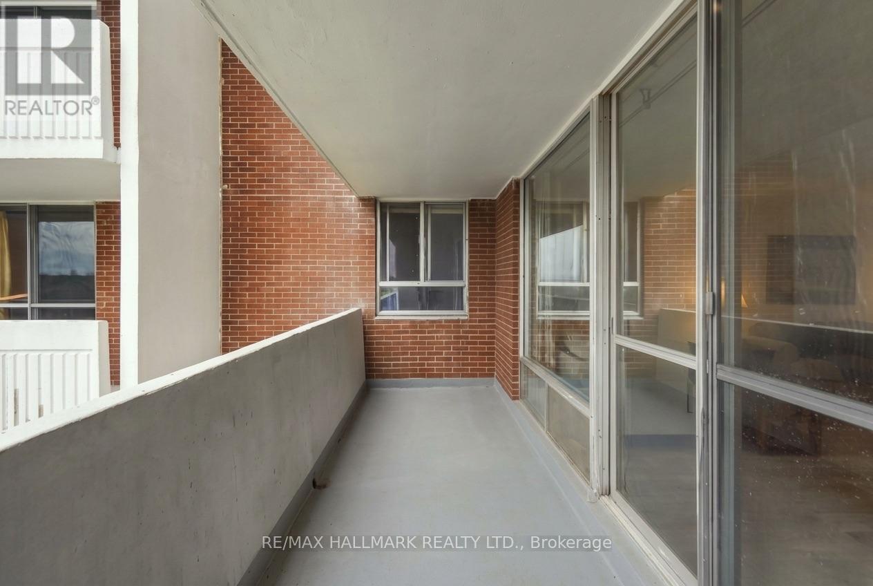 1419 - 1 Massey Square Property Photo 13