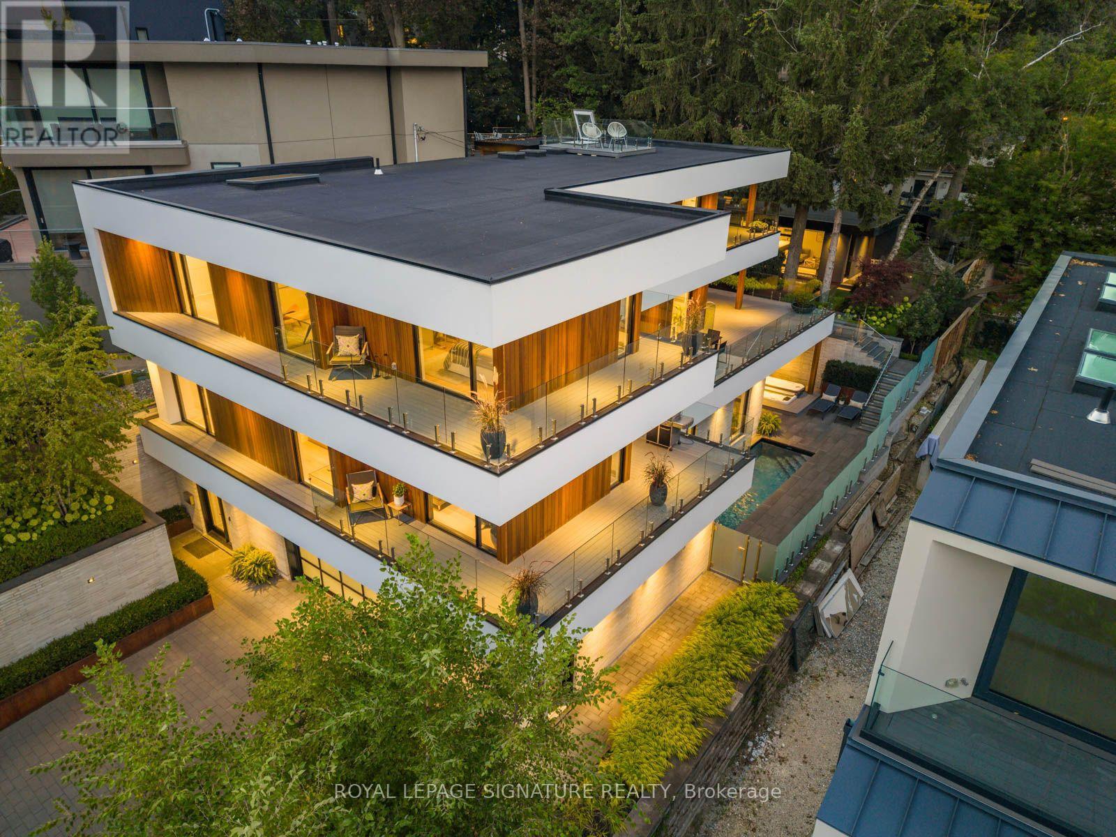 8 Fallingbrook Wood Property Photo 1