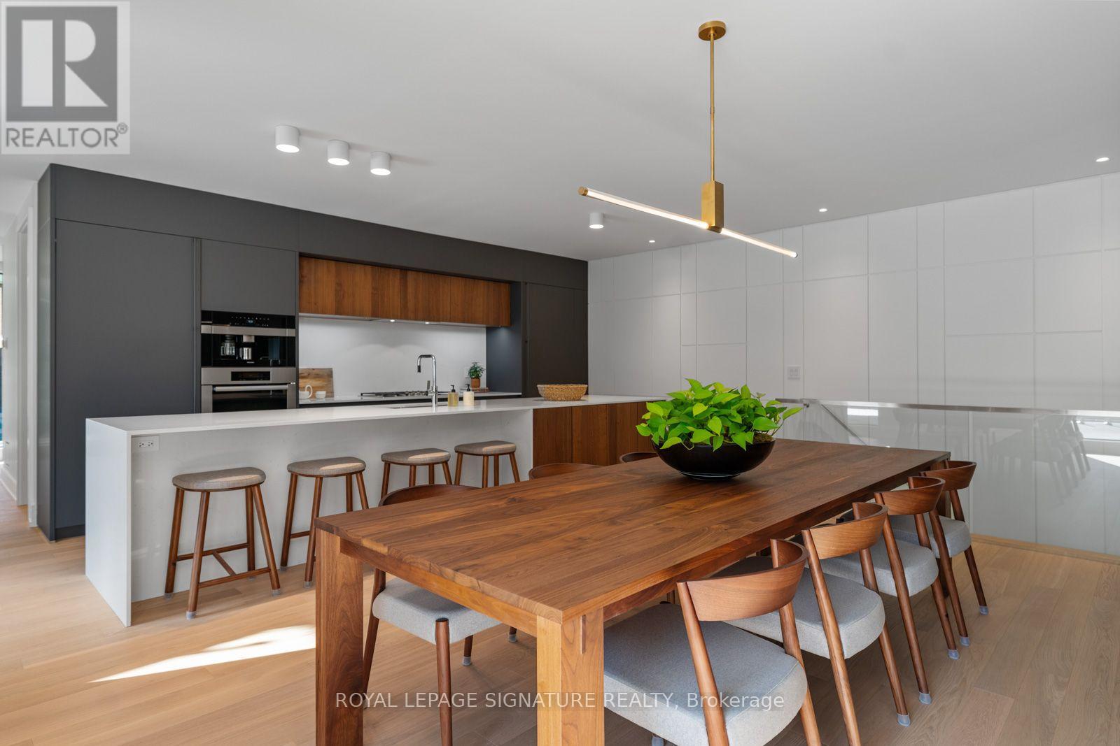 8 Fallingbrook Wood Property Photo 12
