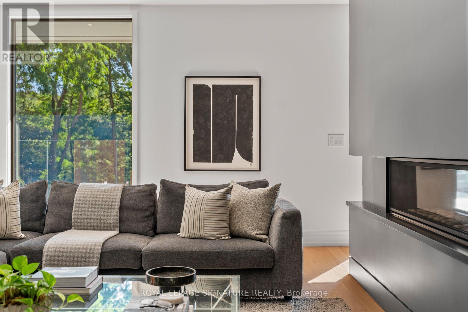 8 Fallingbrook Wood Property Photo 18