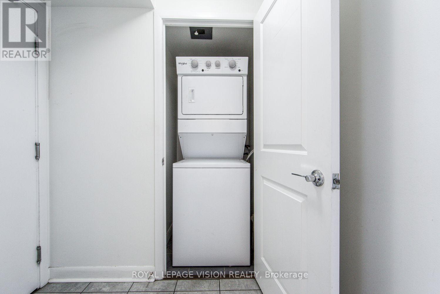 2806 - 190 Borough Drive Property Photo 5