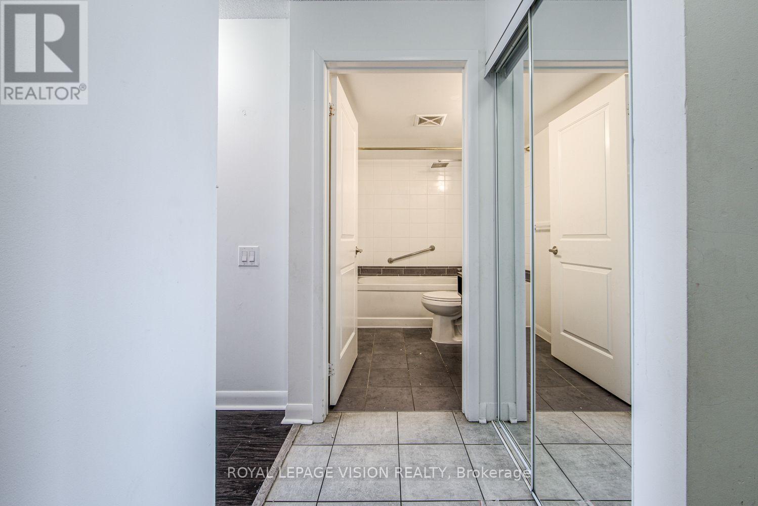 2806 - 190 Borough Drive Property Photo 6