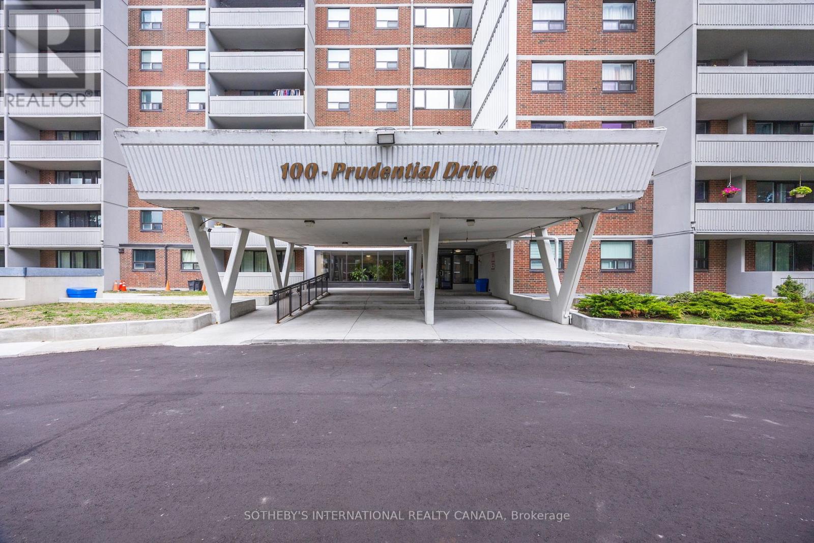 911 - 100 Prudential Drive Property Photo 29