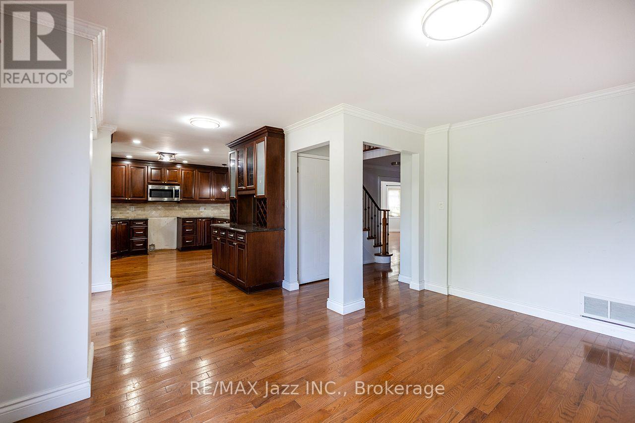 930 White Ash Drive Property Photo 8