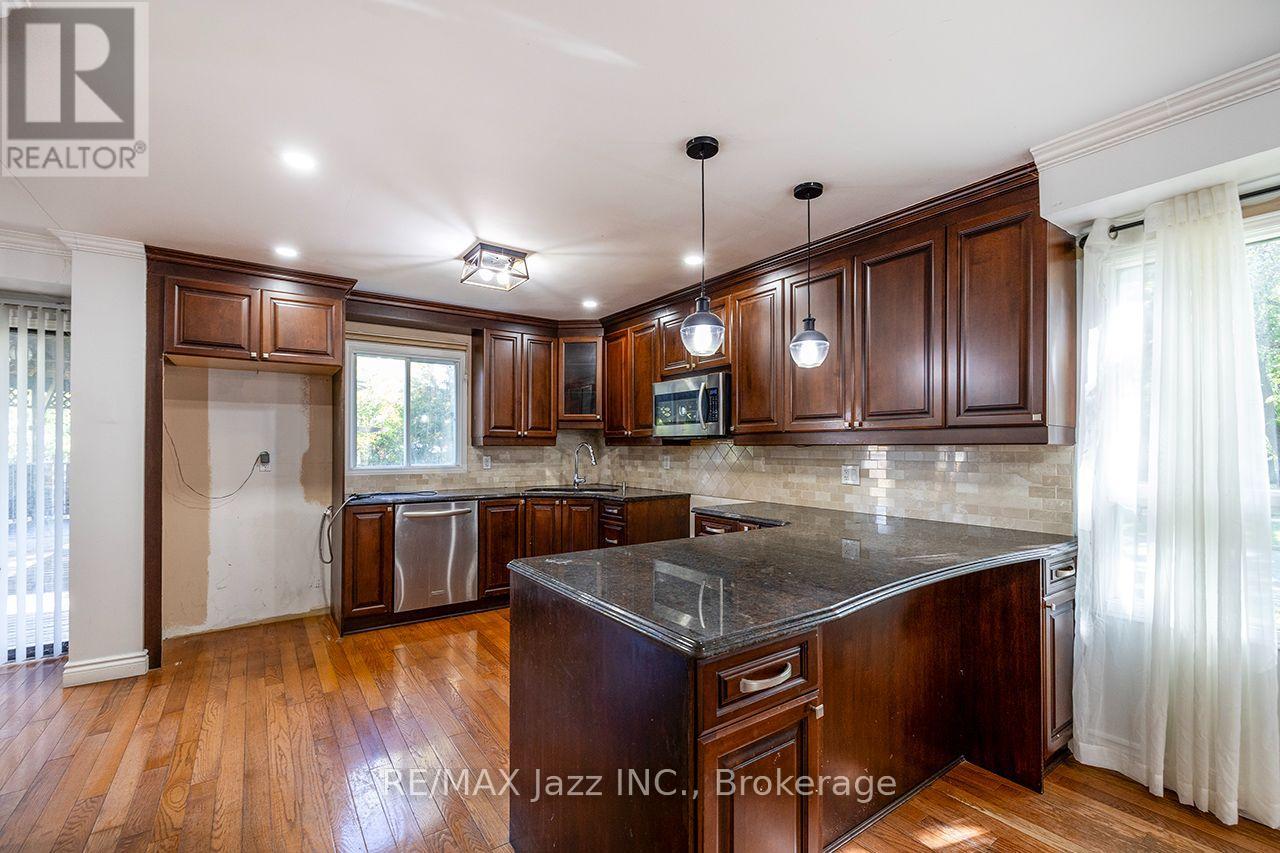 930 White Ash Drive Property Photo 11