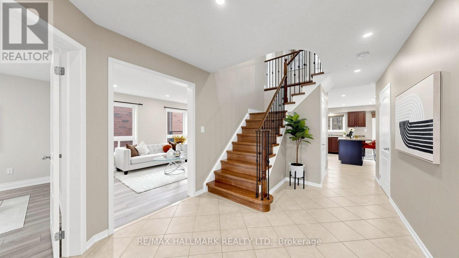 2279 Hackett Place Property Photo 5