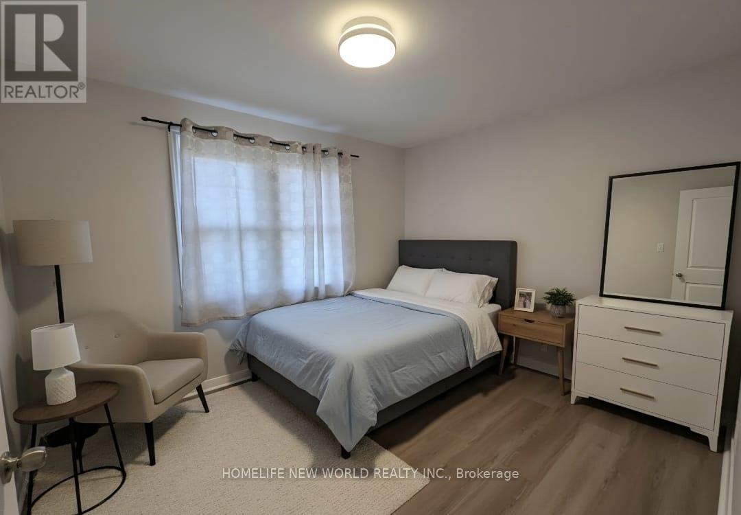 544 Mary Street E Property Photo 8