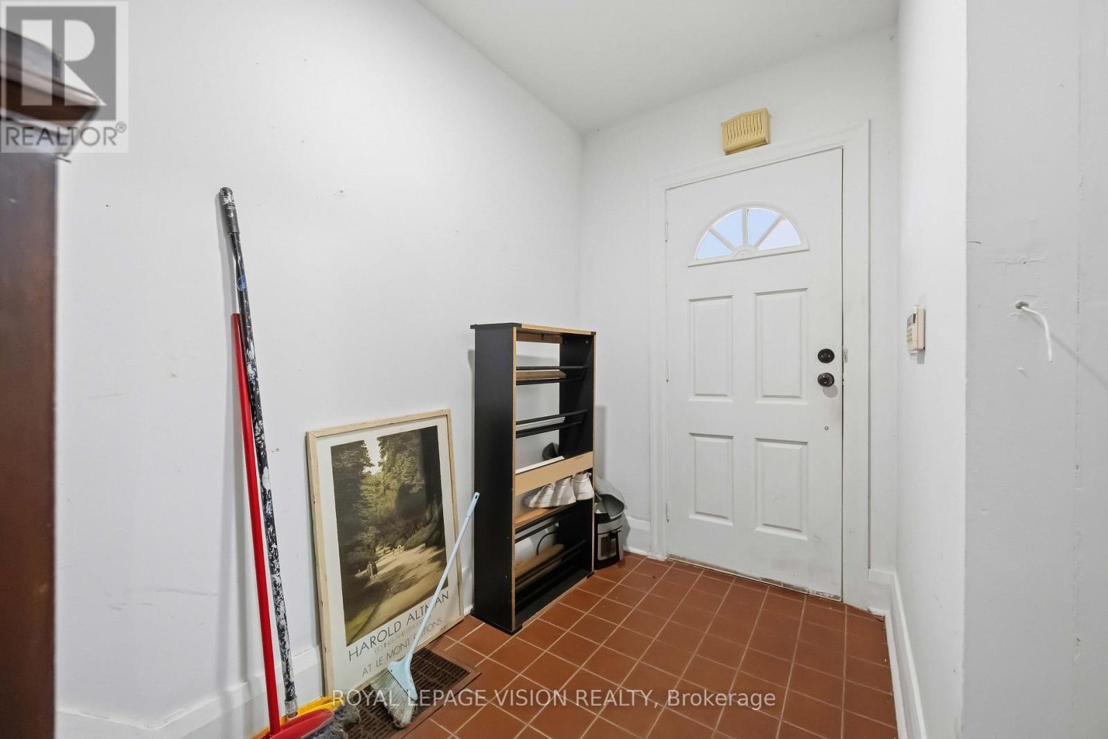 9 East Road Property Photo 3