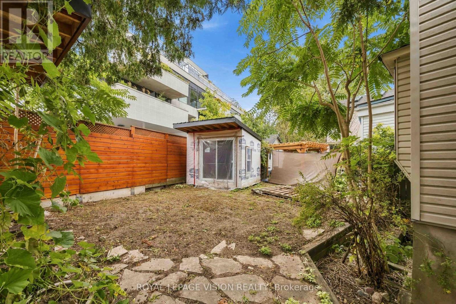 9 East Road Property Photo 28