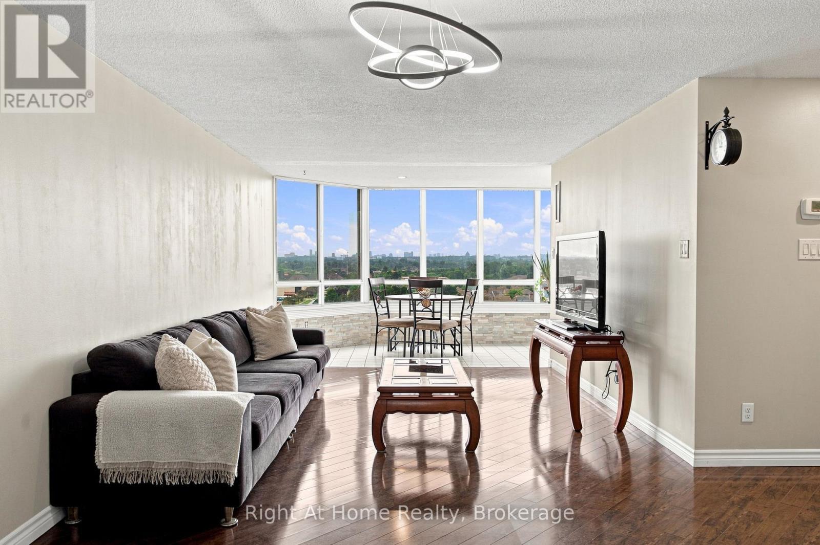 1215 - 11753 Sheppard Avenue E Property Photo 4