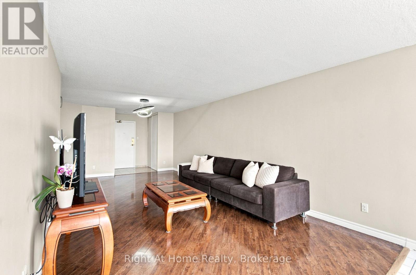 1215 - 11753 Sheppard Avenue E Property Photo 5