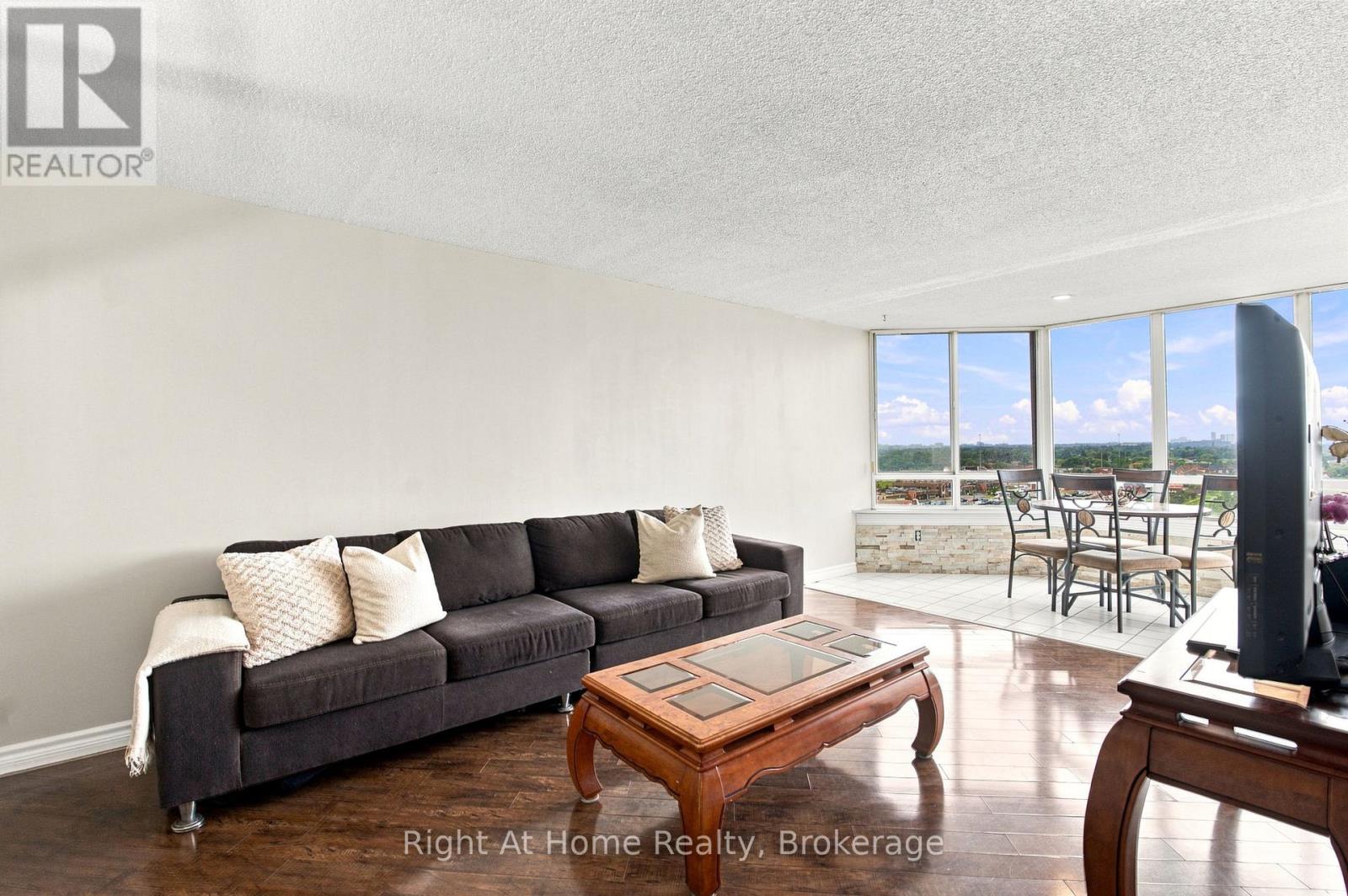 1215 - 11753 Sheppard Avenue E Property Photo 6