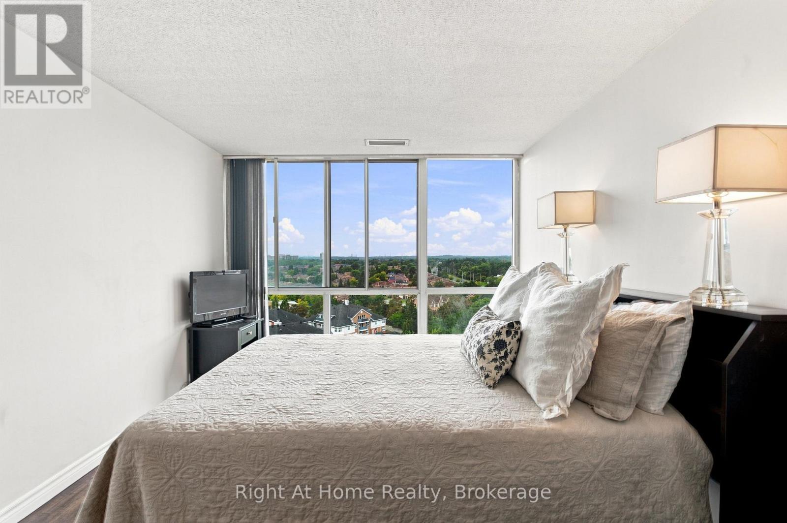 1215 - 11753 Sheppard Avenue E Property Photo 27