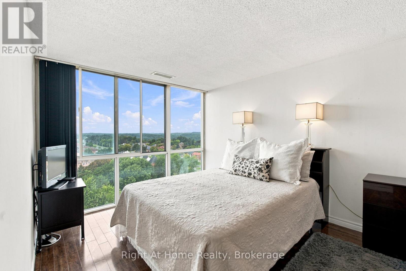 1215 - 11753 Sheppard Avenue E Property Photo 28