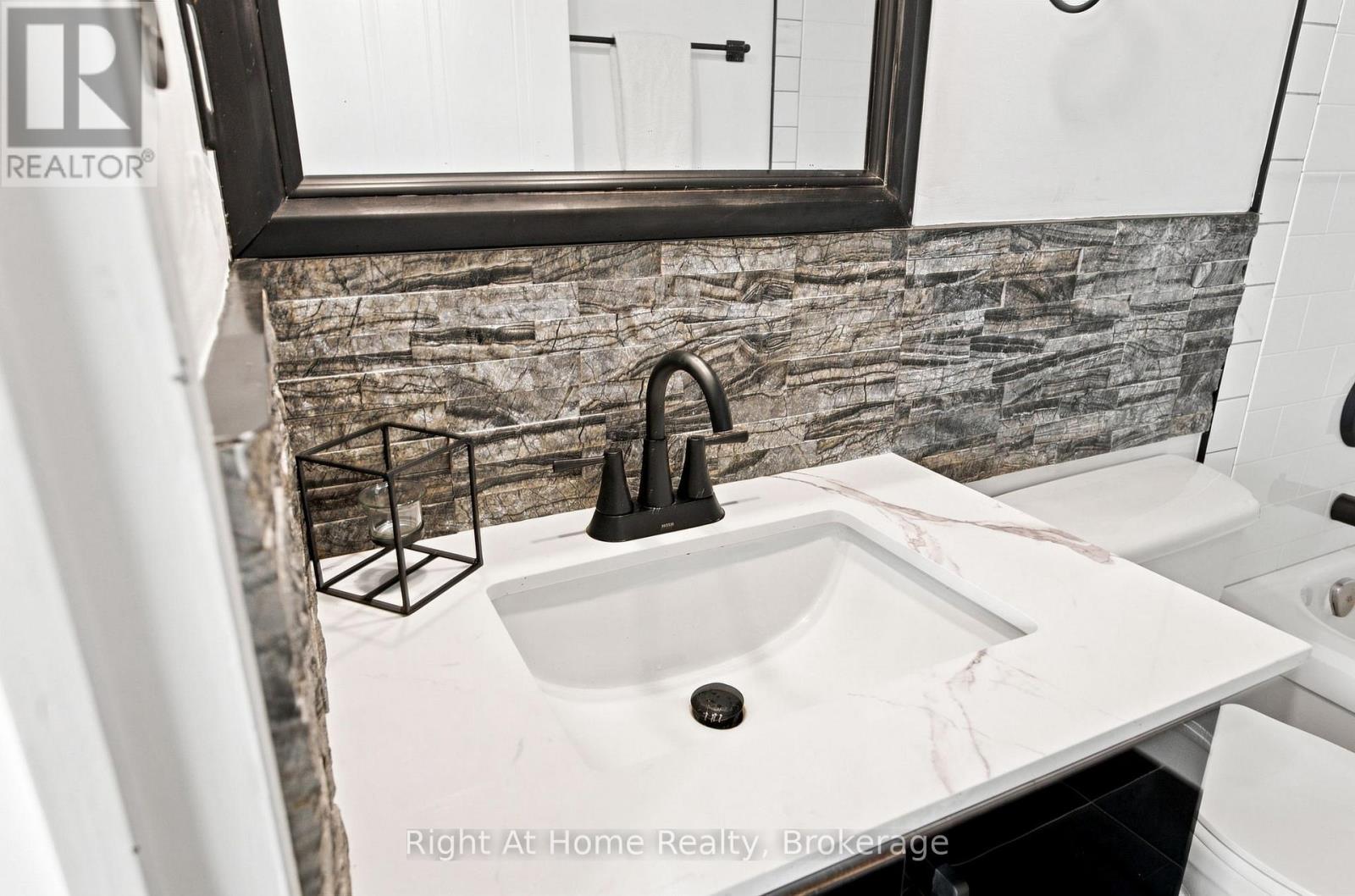 1215 - 11753 Sheppard Avenue E Property Photo 33