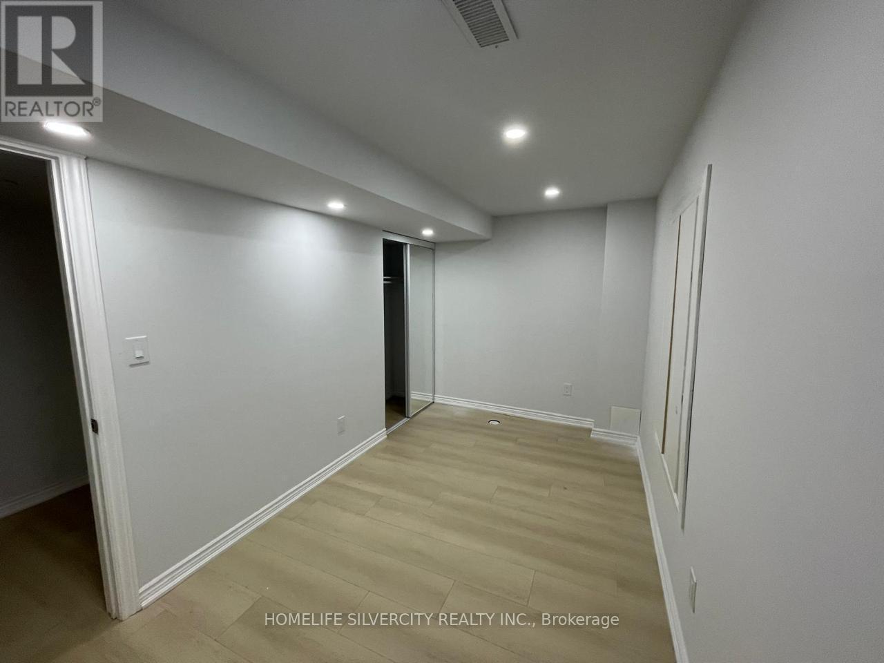 2 - 29 Dunstable Drive Property Photo 3