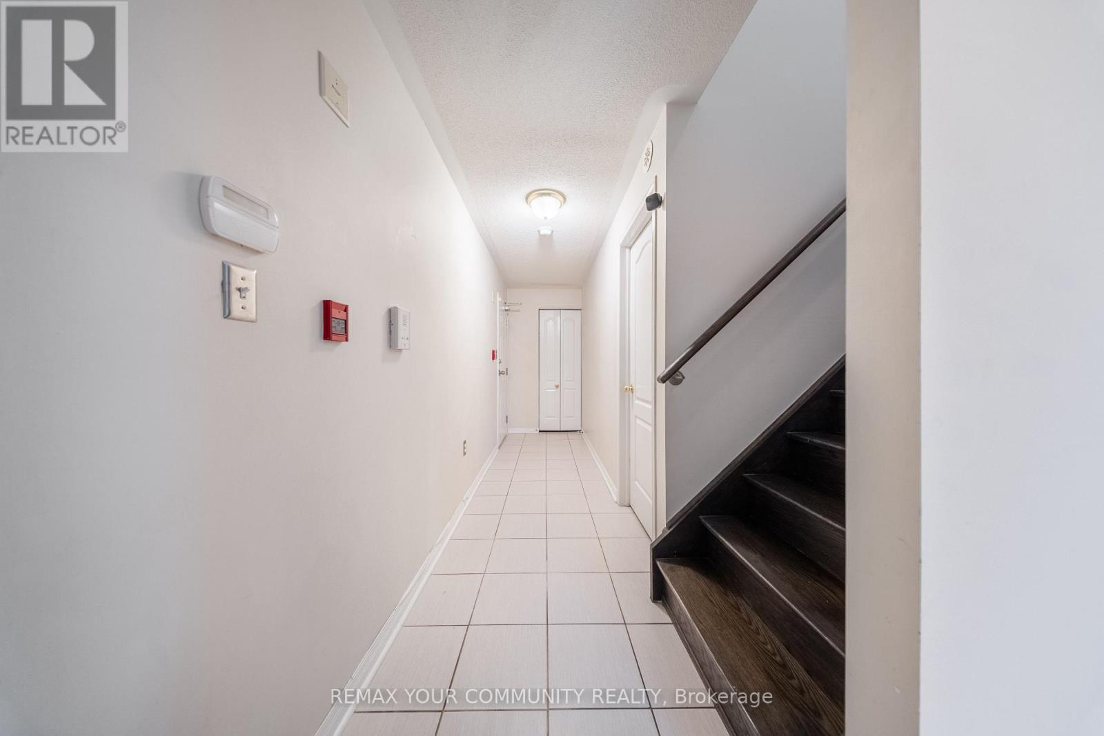 48 - 651f Warden Avenue Property Photo 4