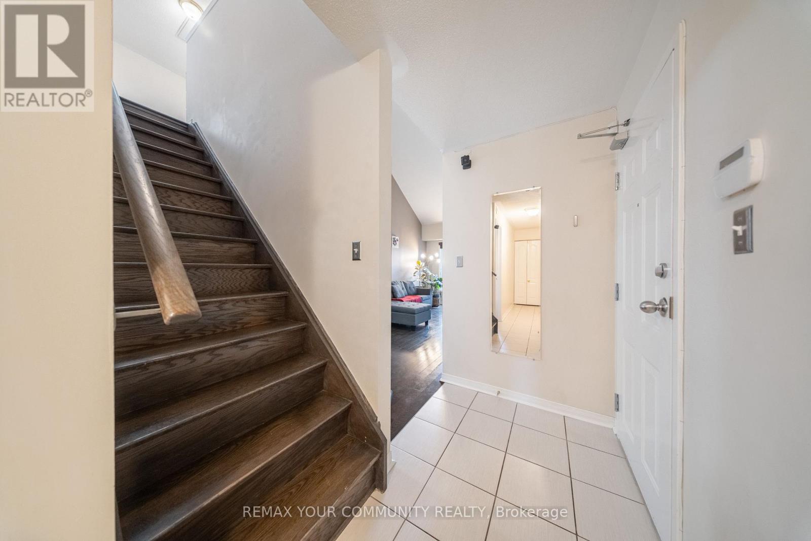 48 - 651f Warden Avenue Property Photo 6