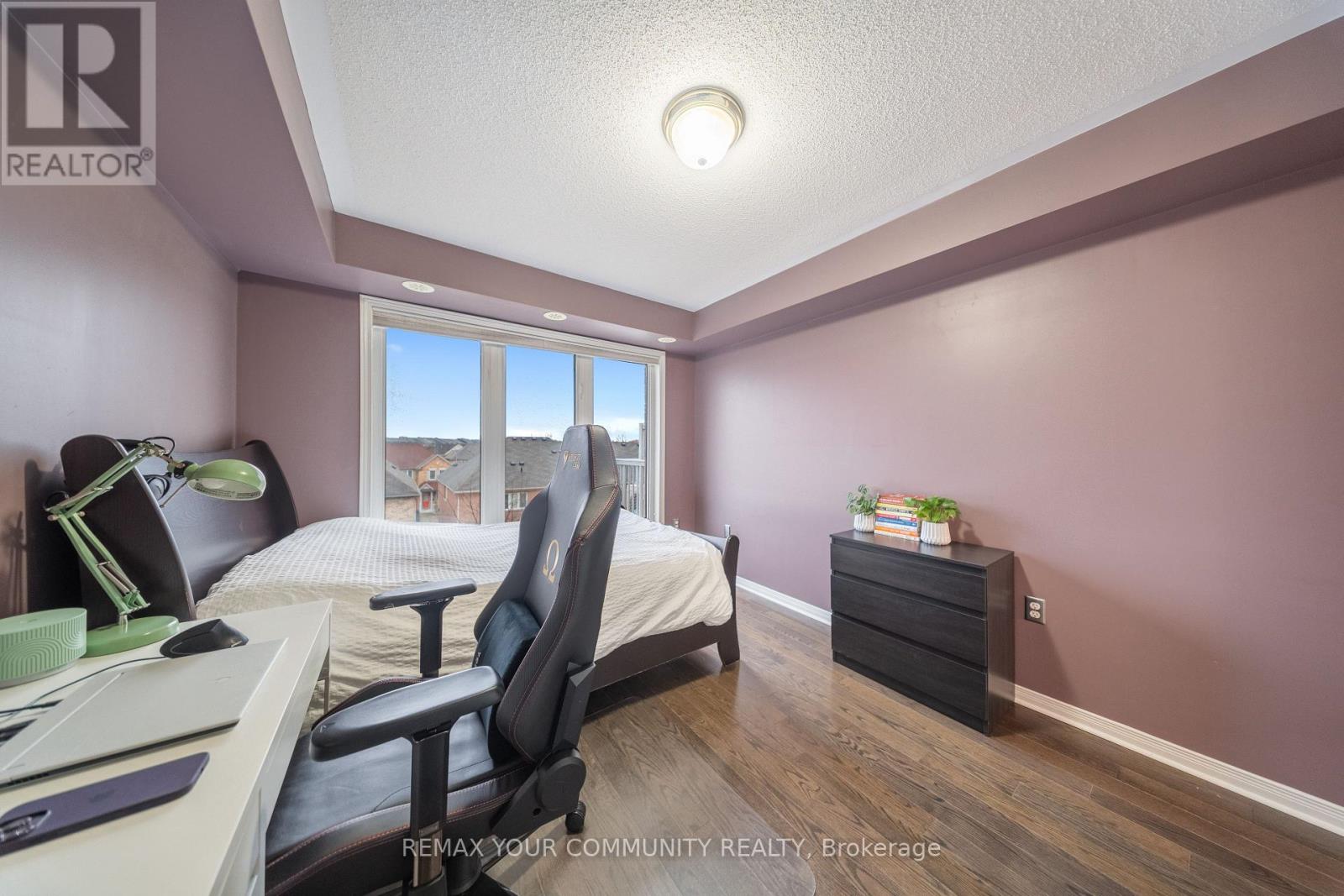48 - 651f Warden Avenue Property Photo 32