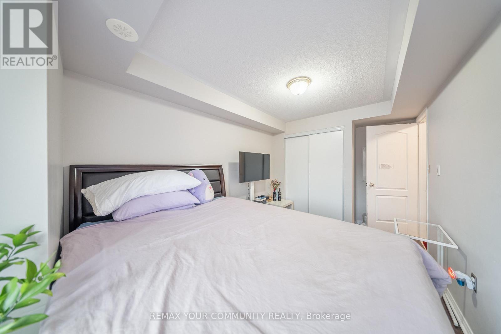 48 - 651f Warden Avenue Property Photo 39