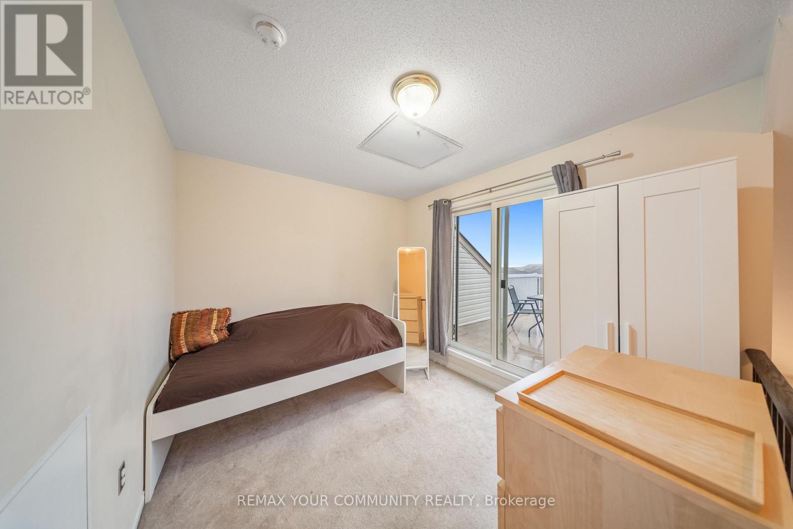 48 - 651f Warden Avenue Property Photo 42