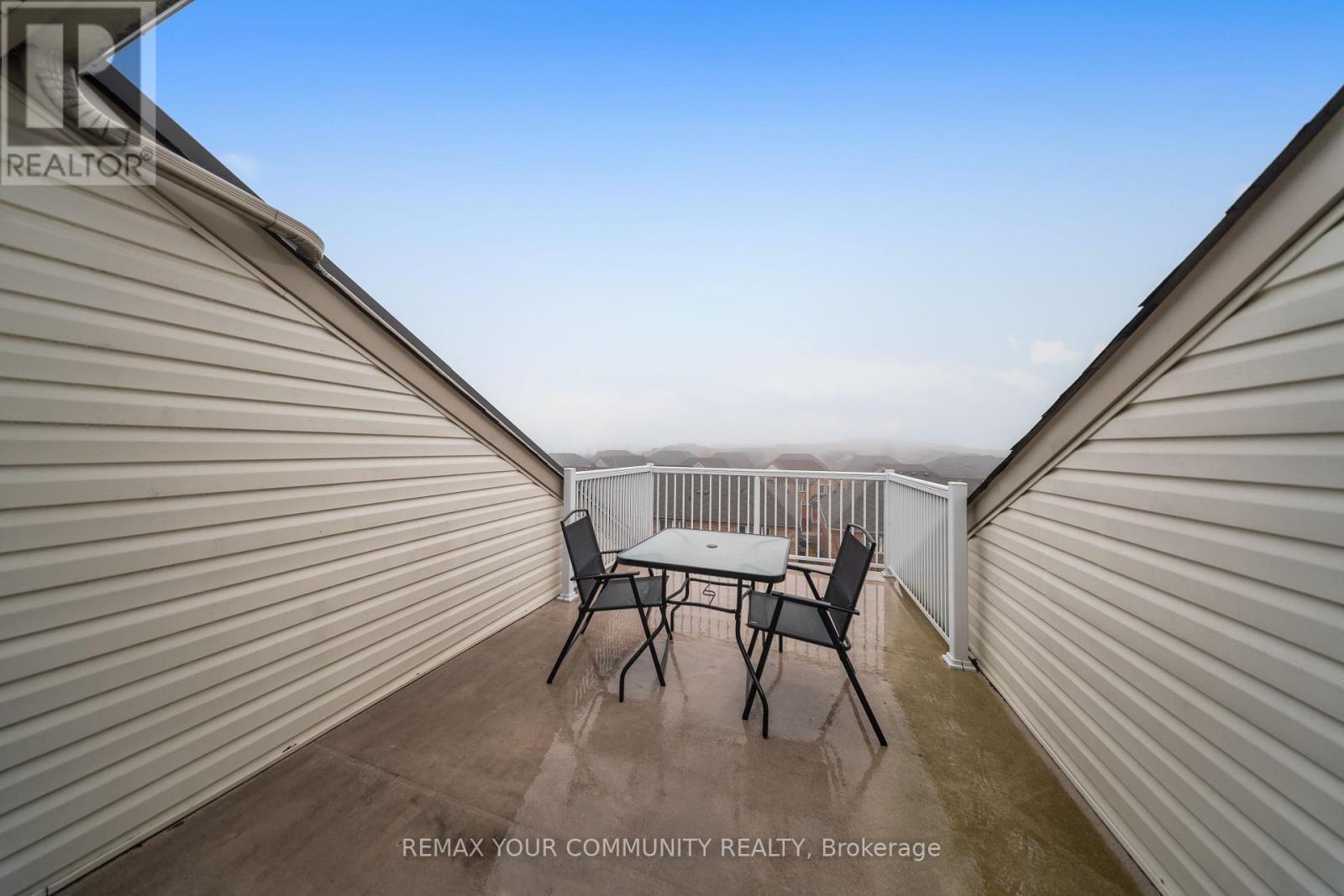 48 - 651f Warden Avenue Property Photo 44