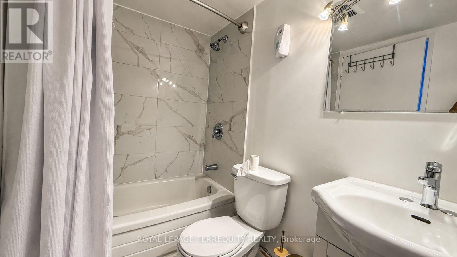 409 - 100 Wingarden Court Property Photo 12
