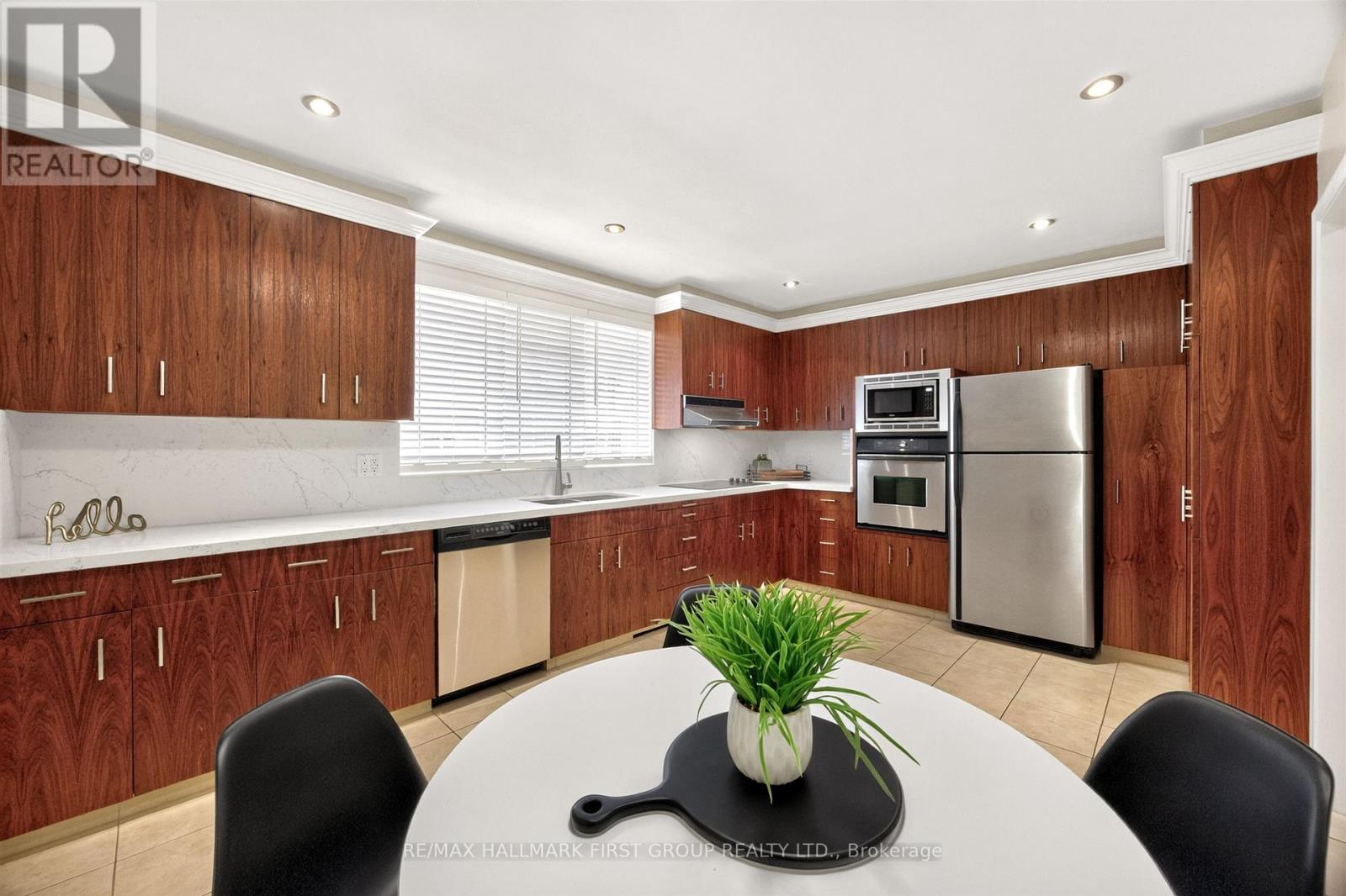 21 Ivan Road Property Photo 4