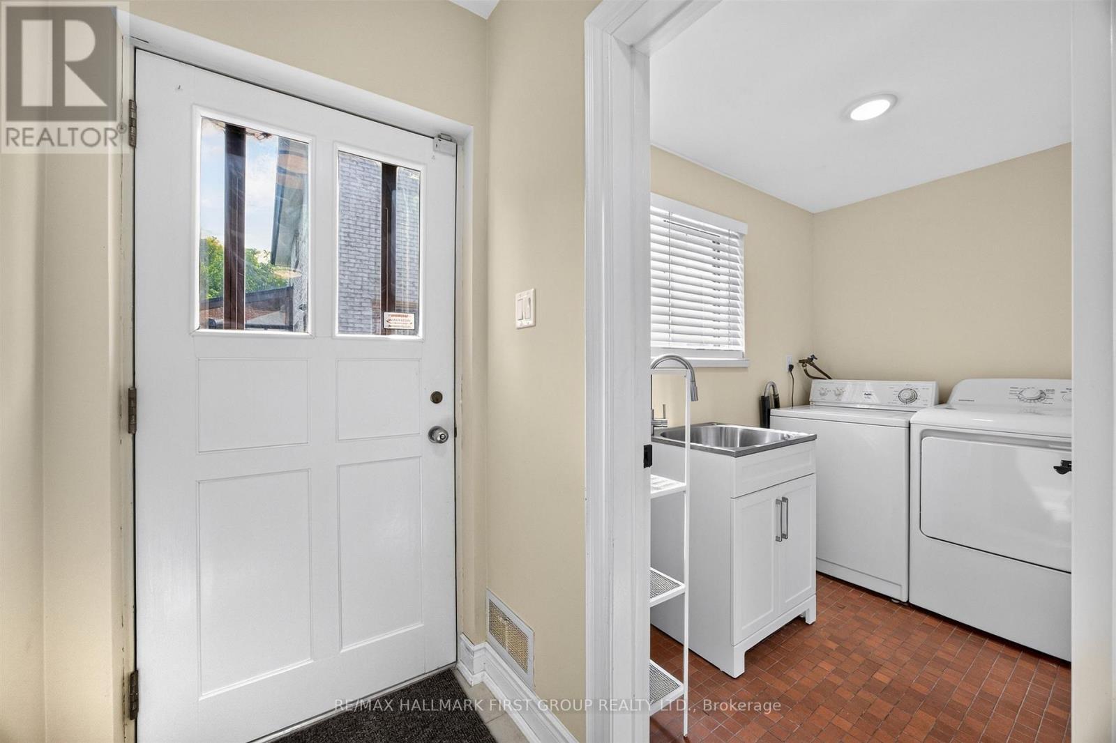 21 Ivan Road Property Photo 17