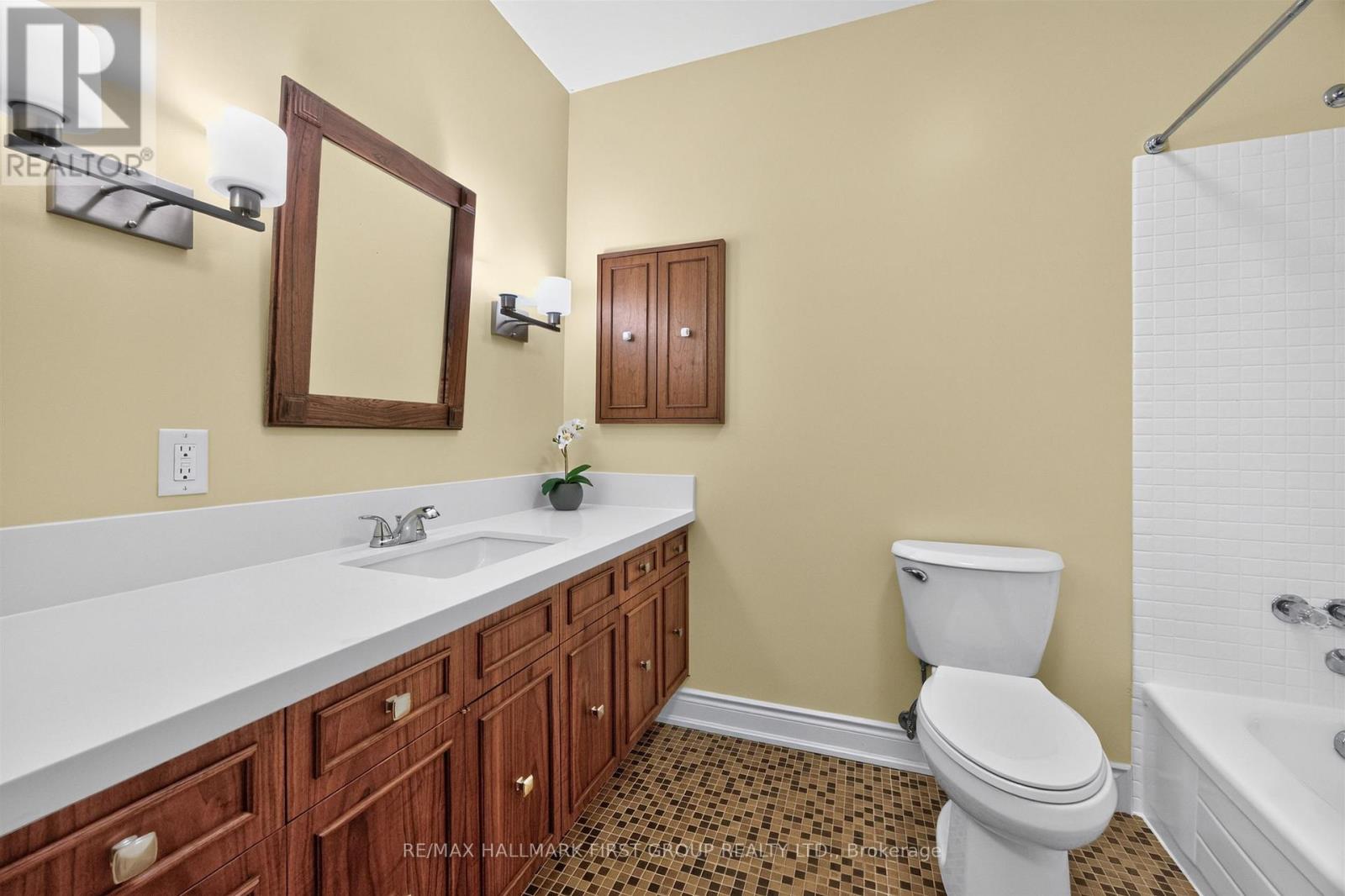 21 Ivan Road Property Photo 27