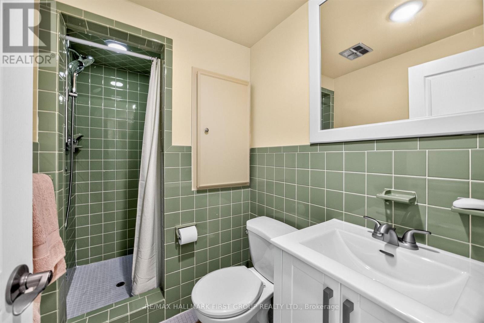 21 Ivan Road Property Photo 35