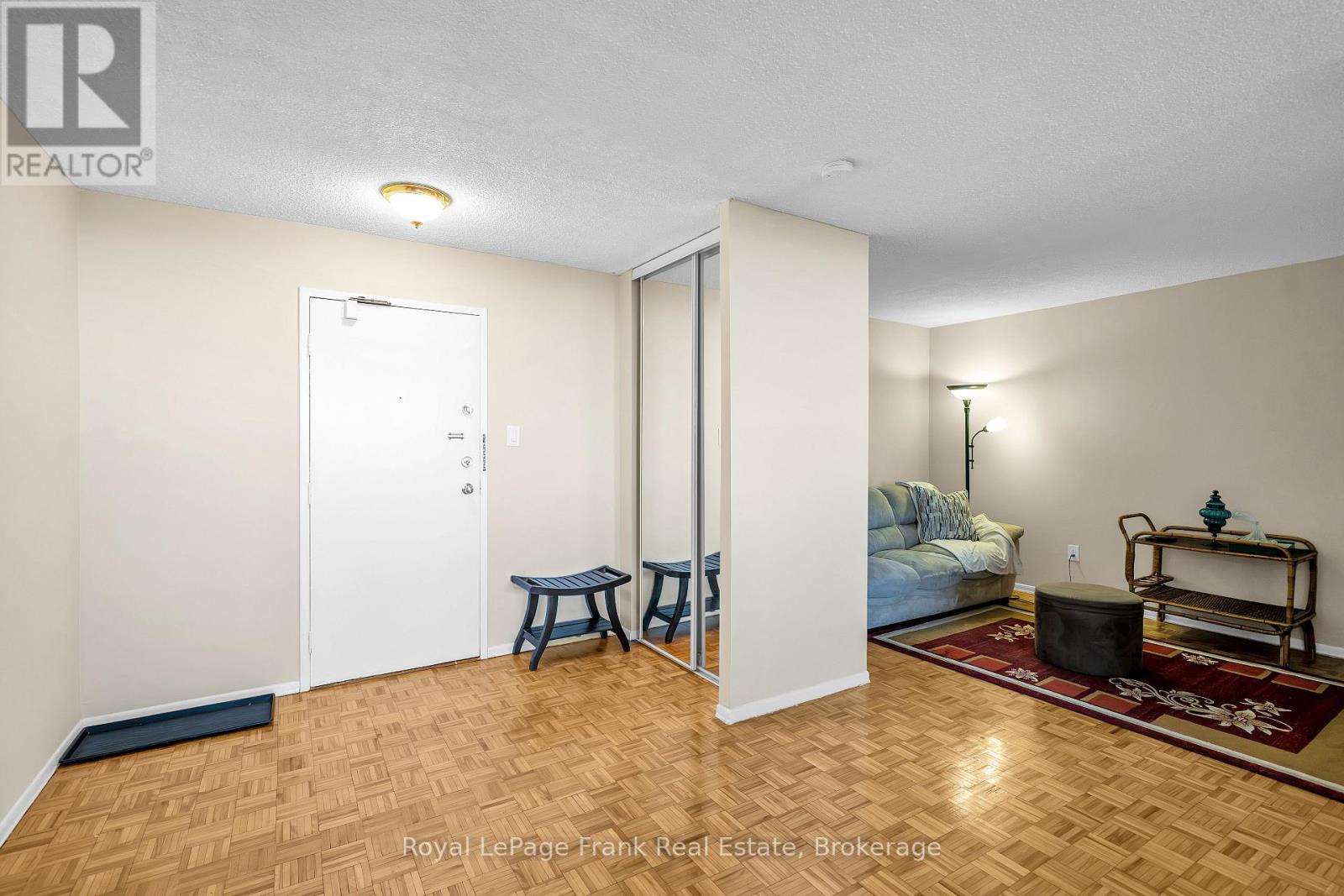 704 - 100 Wingarden Court Property Photo 5