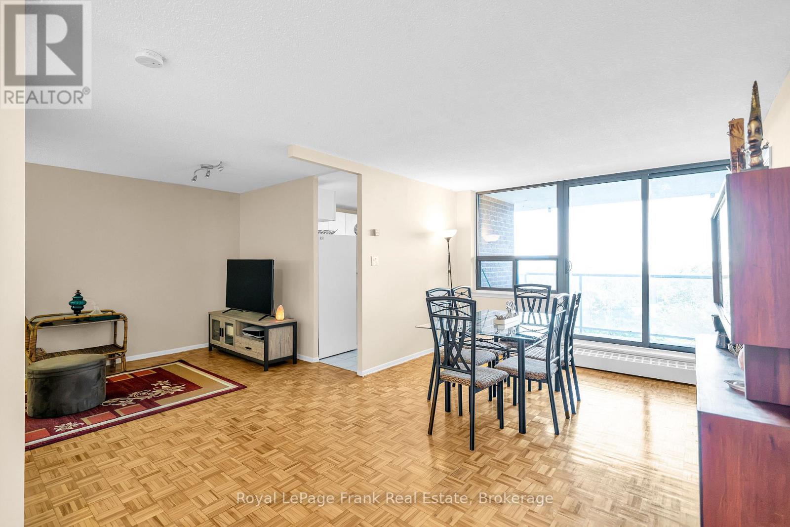 704 - 100 Wingarden Court Property Photo 6