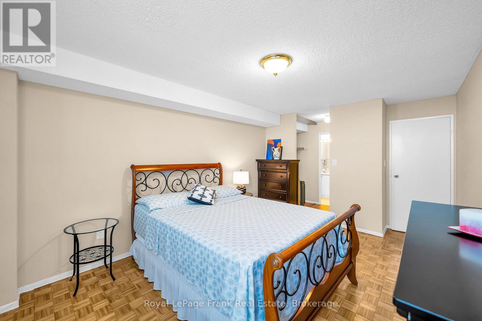 704 - 100 Wingarden Court Property Photo 9