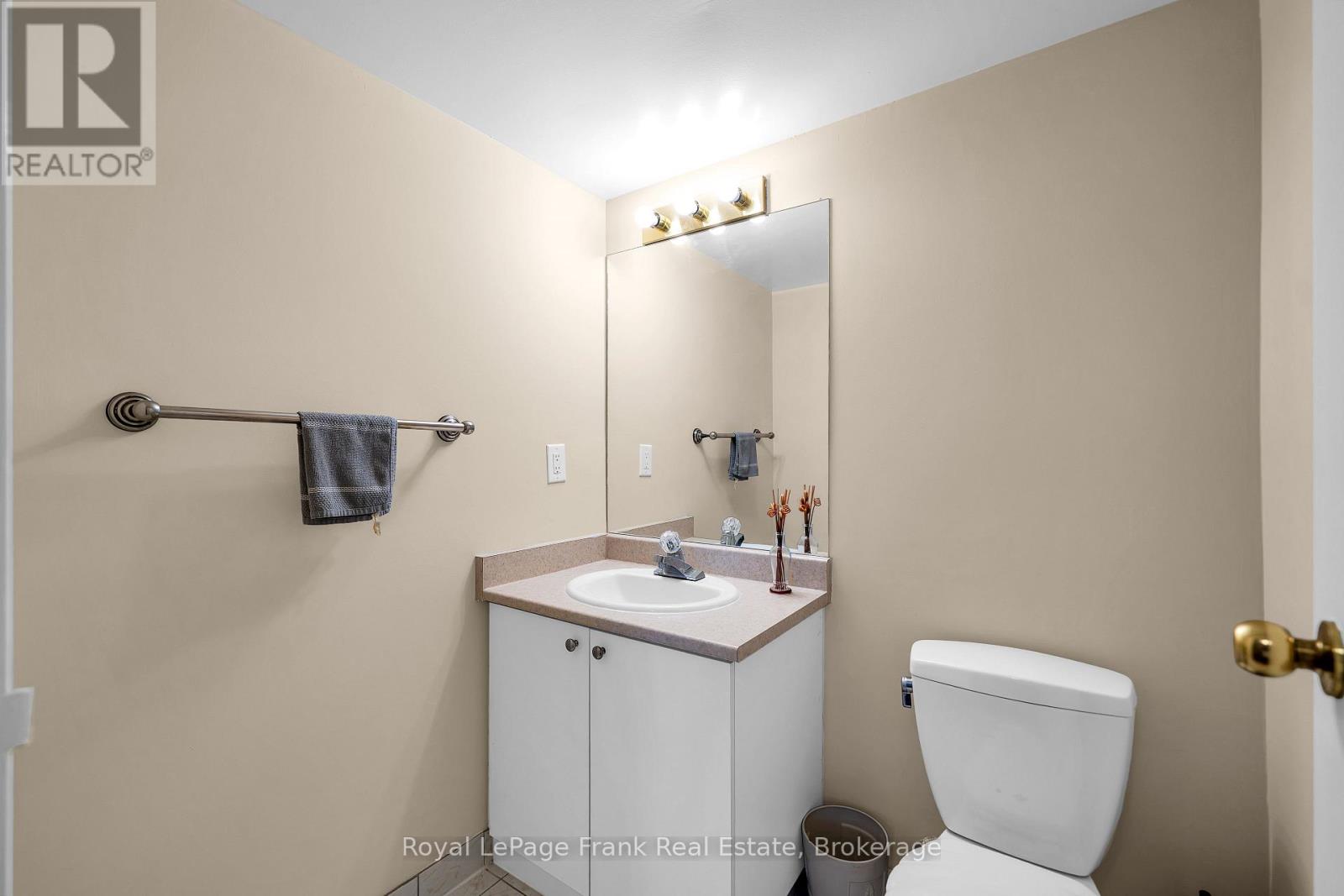 704 - 100 Wingarden Court Property Photo 11