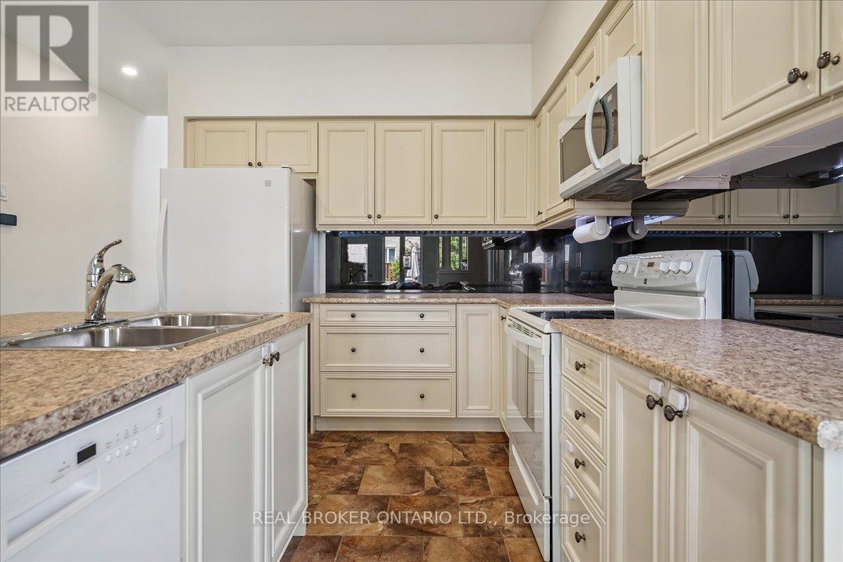 90 Erskine Drive Property Photo 7