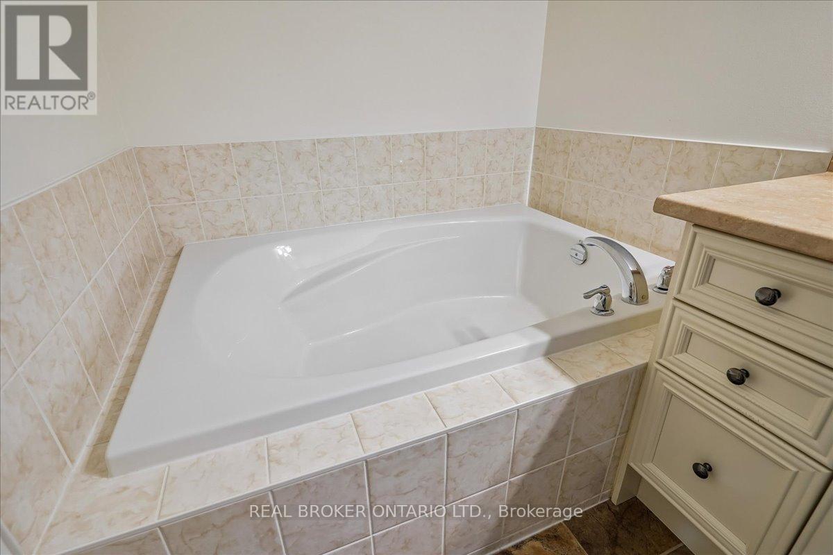 90 Erskine Drive Property Photo 16