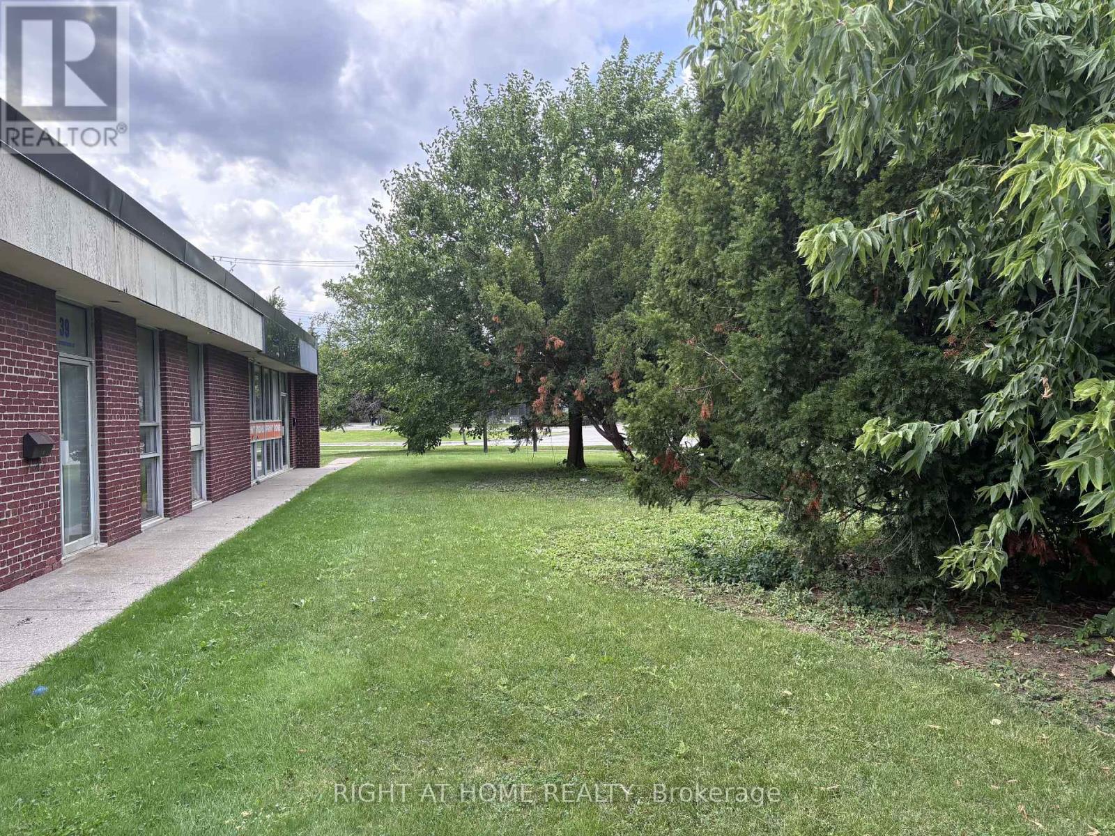 41-43 Estate Drive Property Photo 1