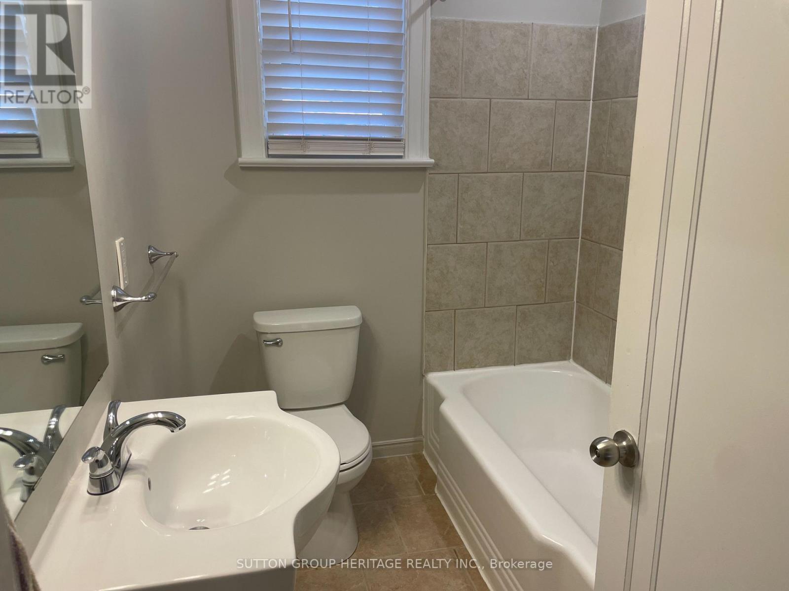 236 Mcnaughton Avenue Property Photo 9