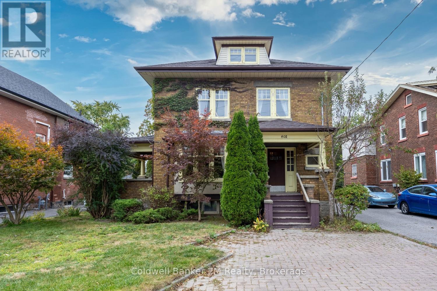 408 Simcoe Street N Property Photo 1
