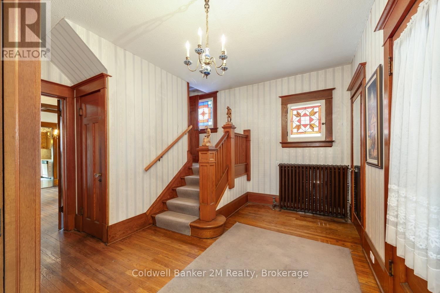 408 Simcoe Street N Property Photo 4