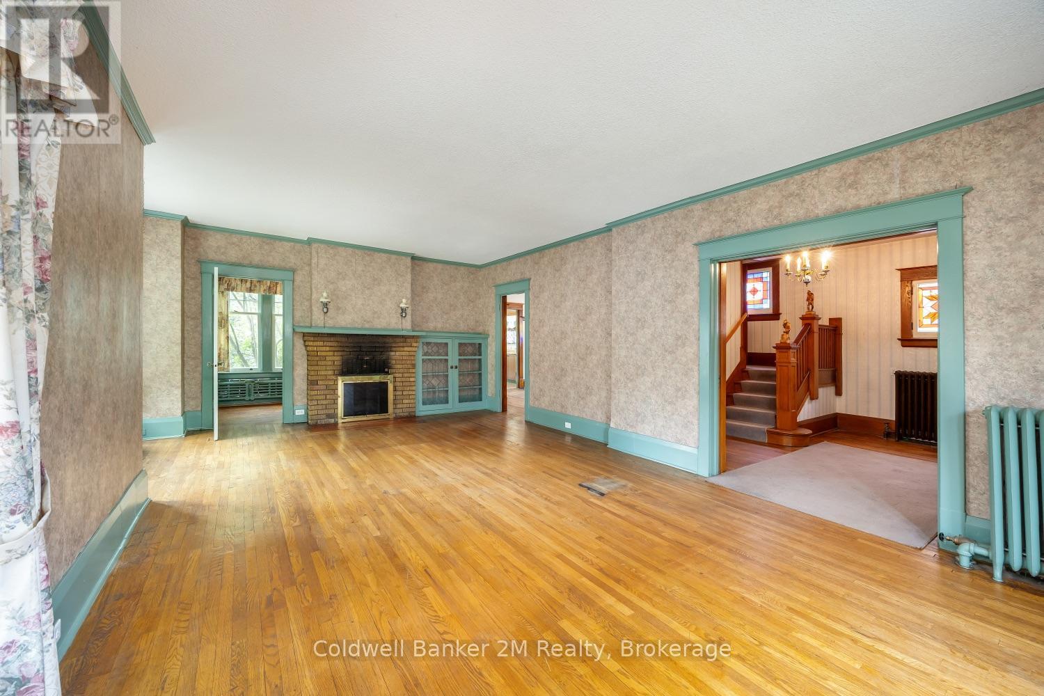 408 Simcoe Street N Property Photo 12