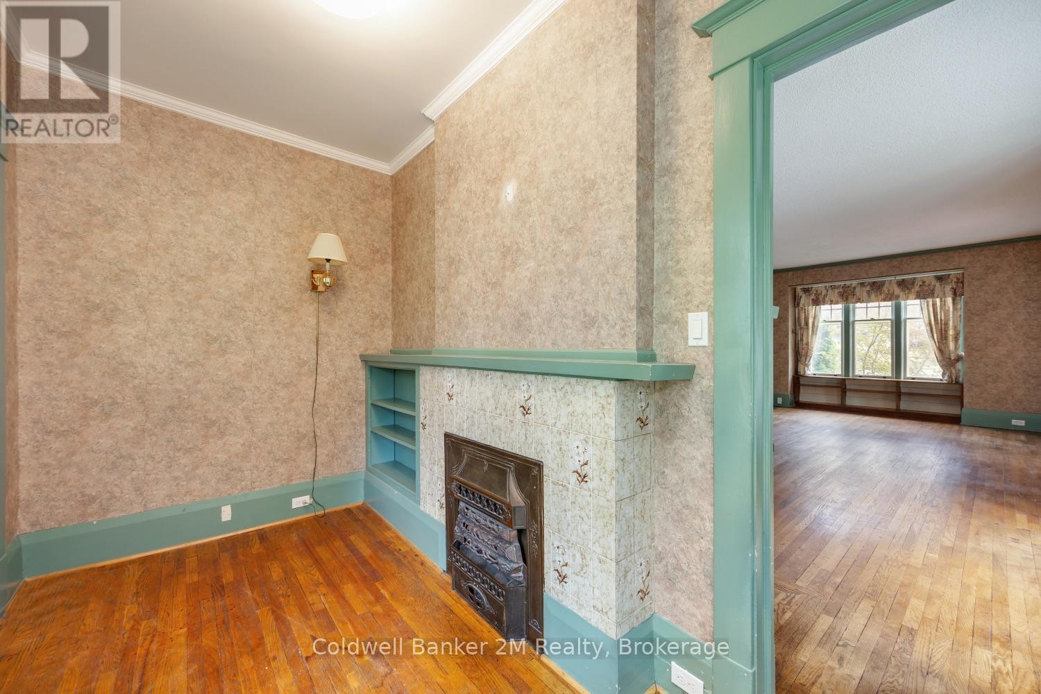 408 Simcoe Street N Property Photo 15