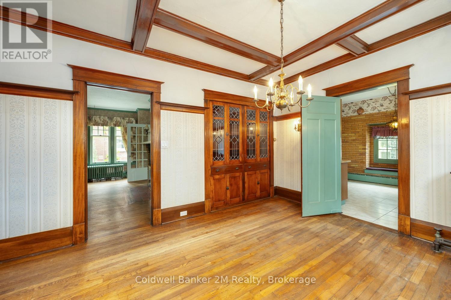 408 Simcoe Street N Property Photo 18