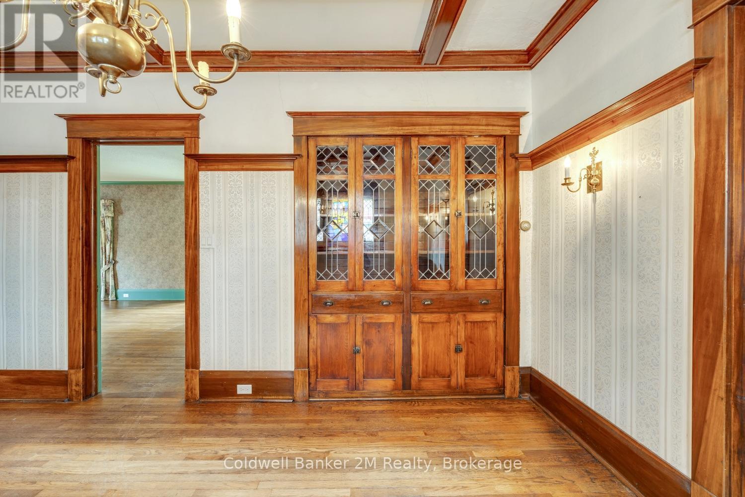 408 Simcoe Street N Property Photo 19