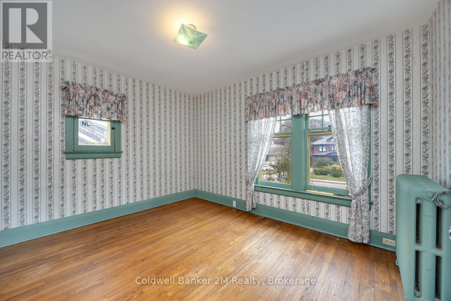 408 Simcoe Street N Property Photo 24