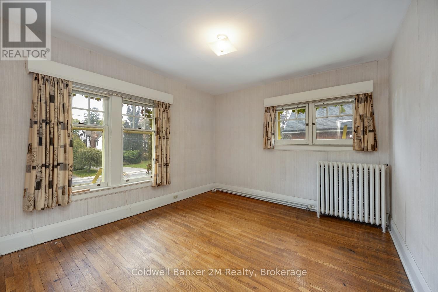 408 Simcoe Street N Property Photo 26